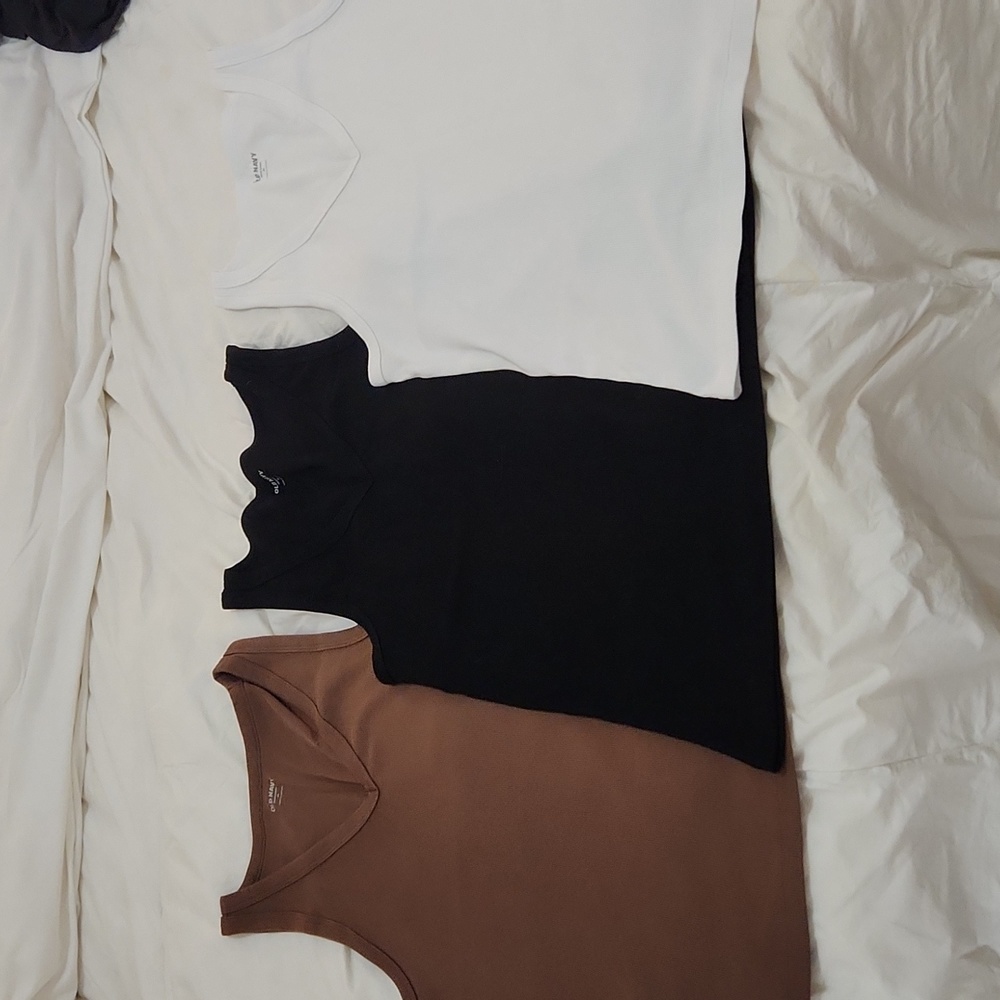Bundle! NWOT Old Navy Tanks